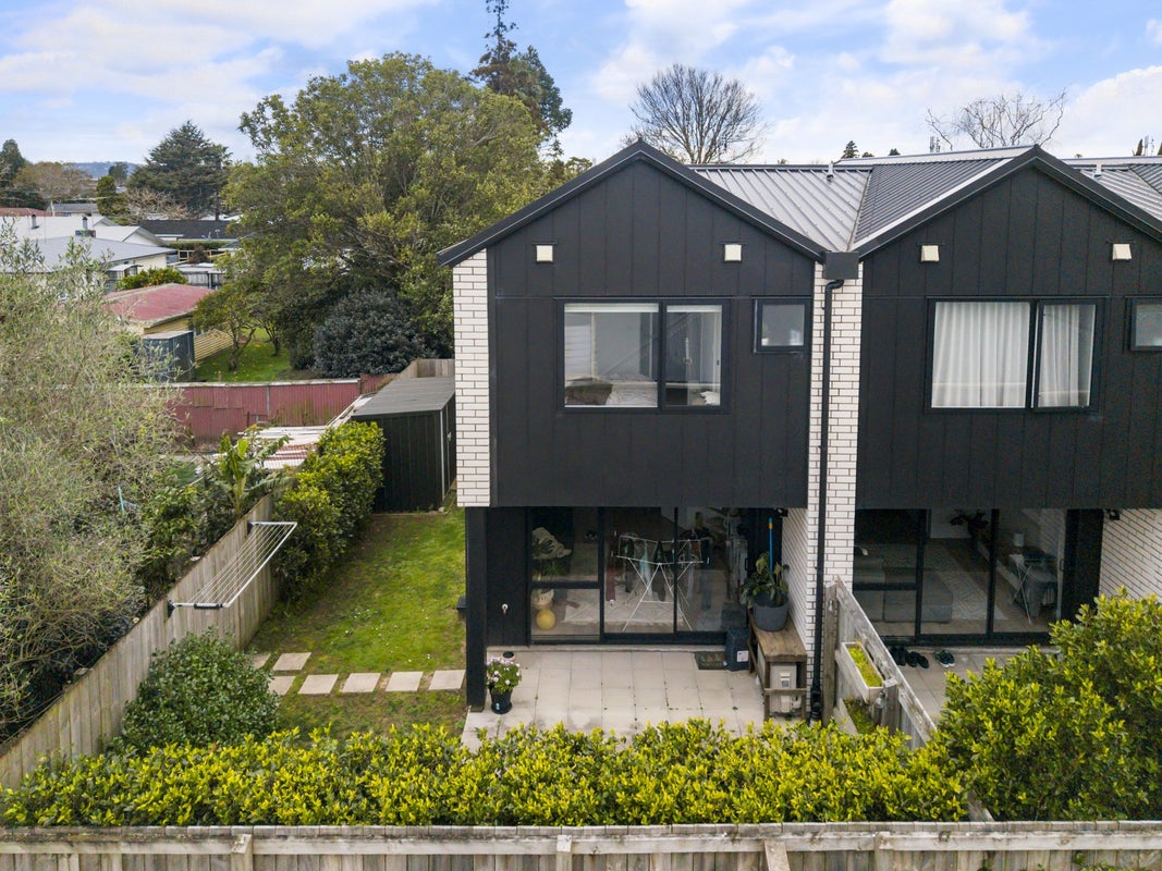 7/12 Enderby Drive, Te Atatu Peninsula, Auckland - Carousel 1