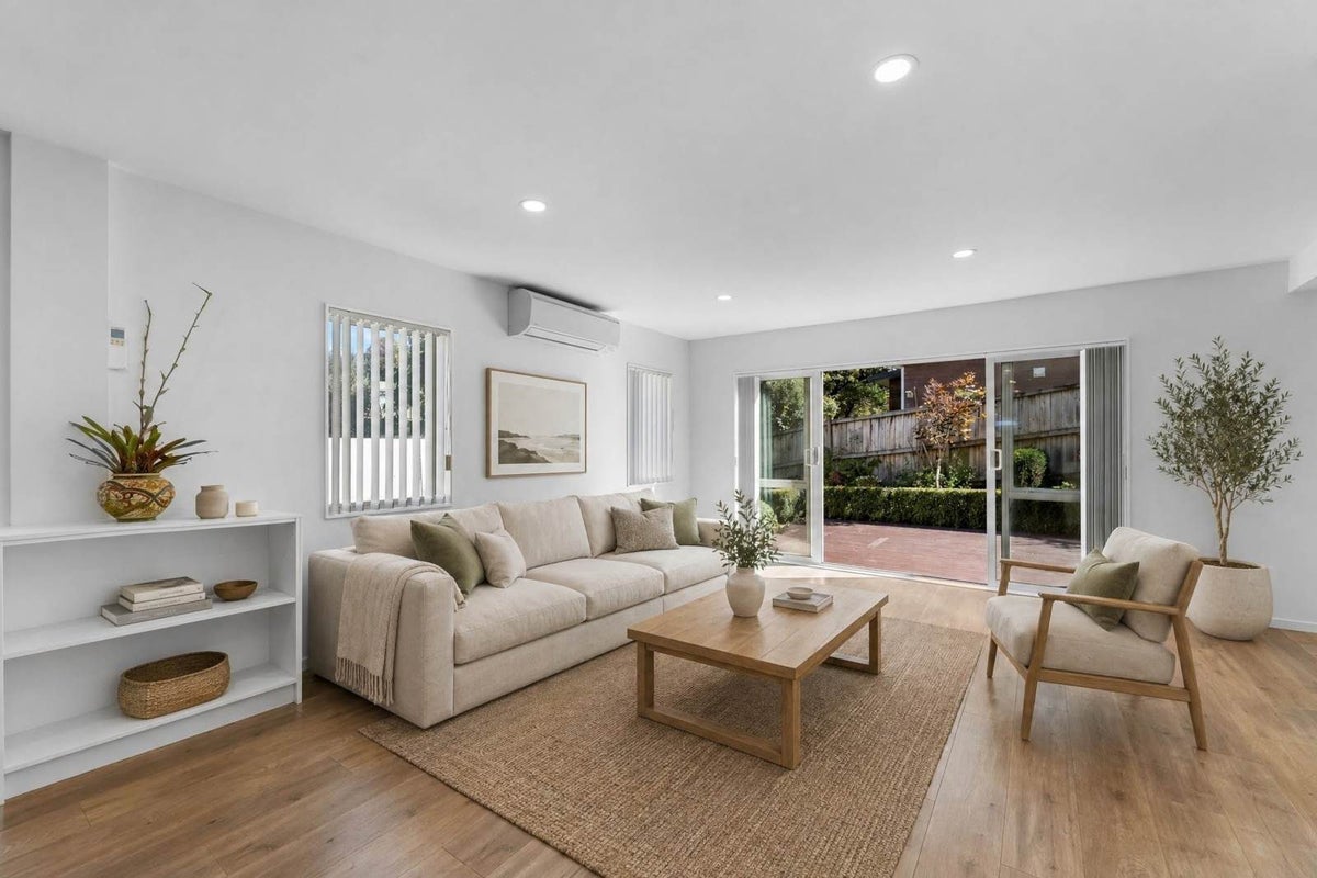 27 Sunshine Boulevard, Sunnyvale, Auckland - Carousel 2