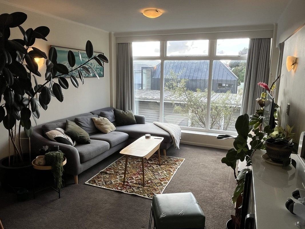 7/4 Claremont Grove, Mount Victoria, Wellington - Carousel 2