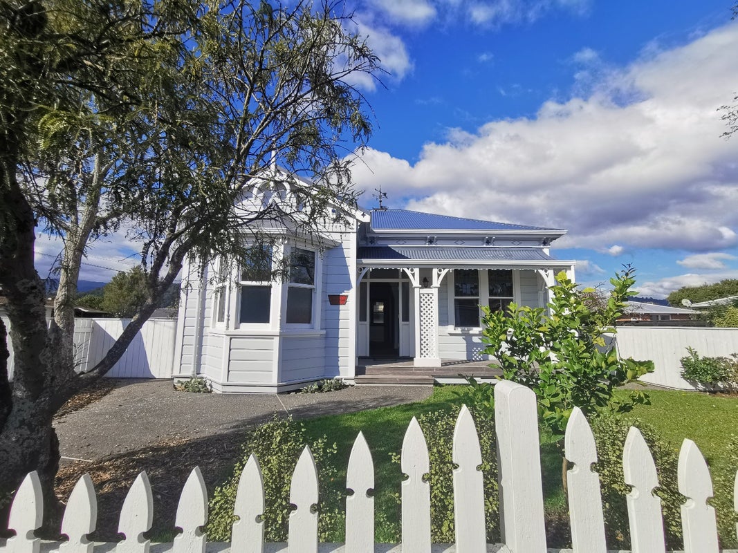 550 Fergusson Drive, Trentham, Upper Hutt - Carousel 1