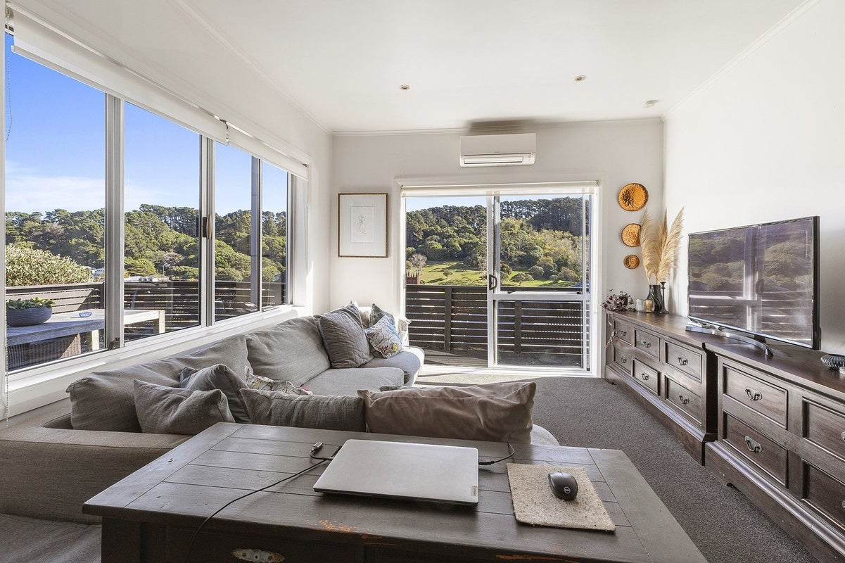 9 Baden Road, Hataitai, Wellington - Carousel 2
