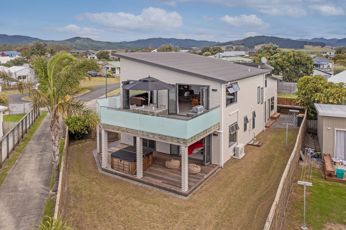 105 Totara Place, Matarangi, Whitianga - Carousel 1