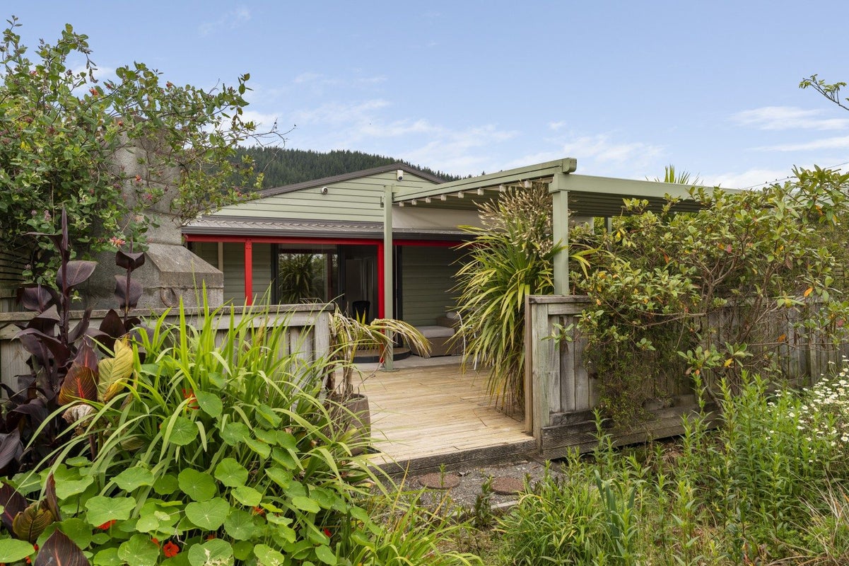 49 Tame Porati Street, Manakau, Levin - Carousel 2