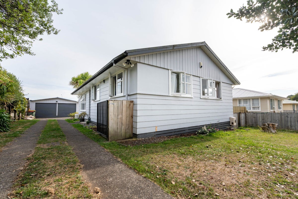 16 McIntosh Street, Chartwell, Hamilton - Carousel 2