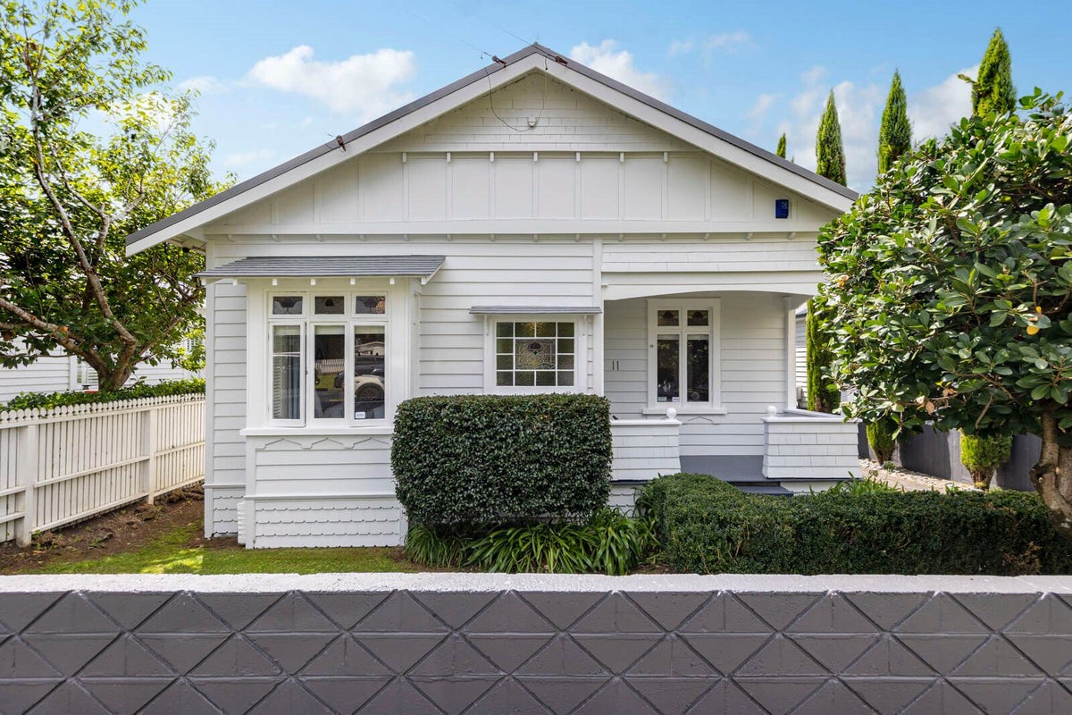 11 Shaw Street, Sandringham, Auckland - Carousel 1