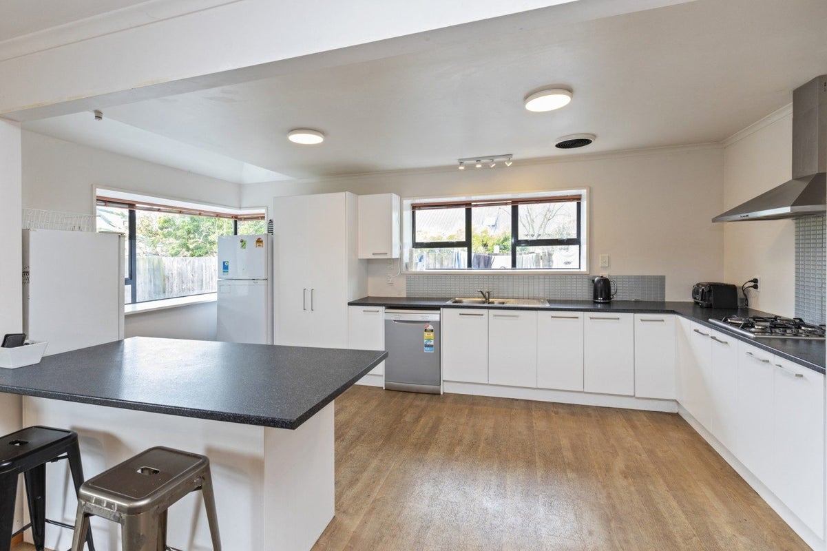 16 Sayers Crescent, Ilam, Christchurch - Carousel 2