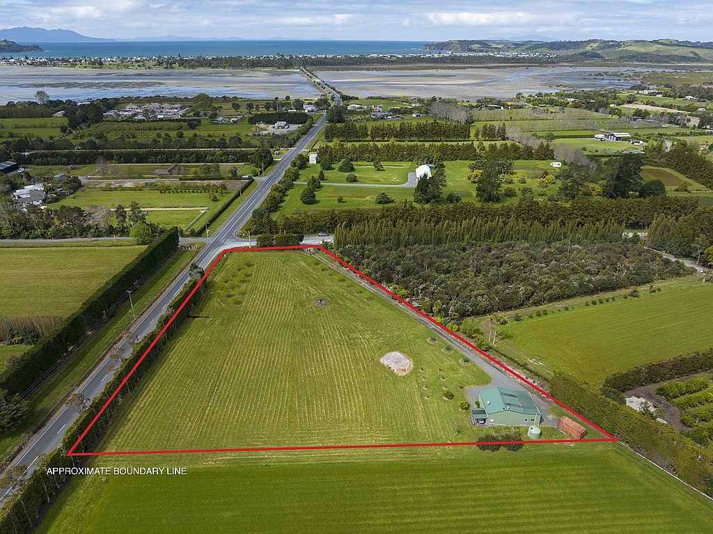 4 Jones Road, Tawharanui Peninsula, Matakana - Carousel 1
