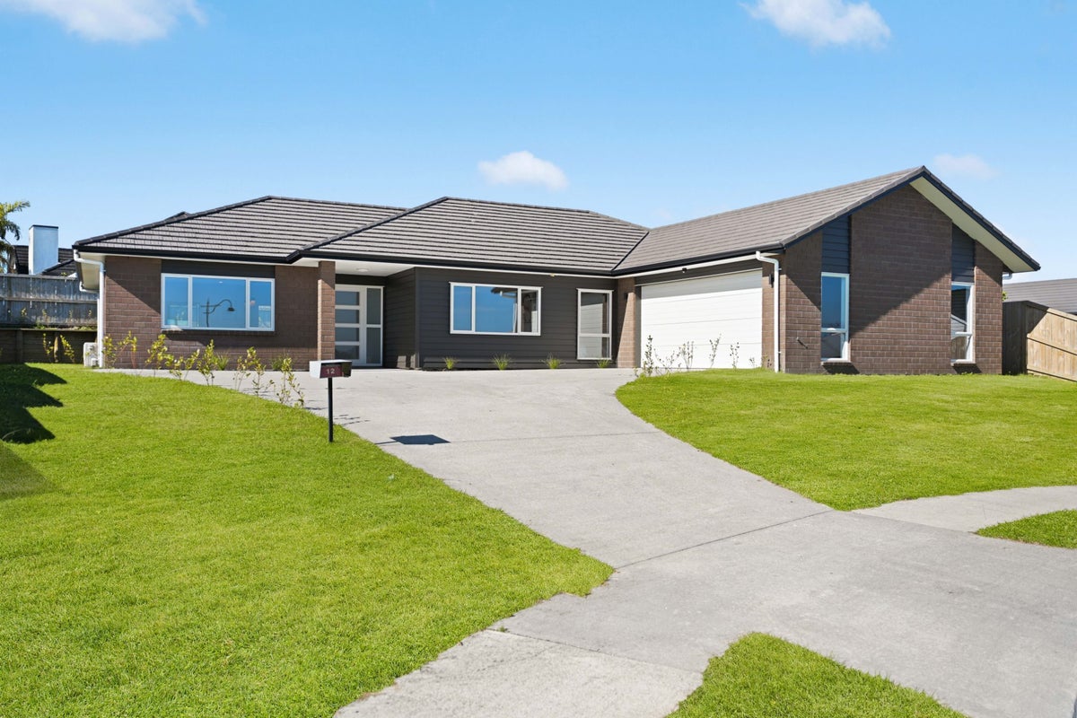 12 Helenslee Court, Flagstaff, Hamilton - Carousel 1