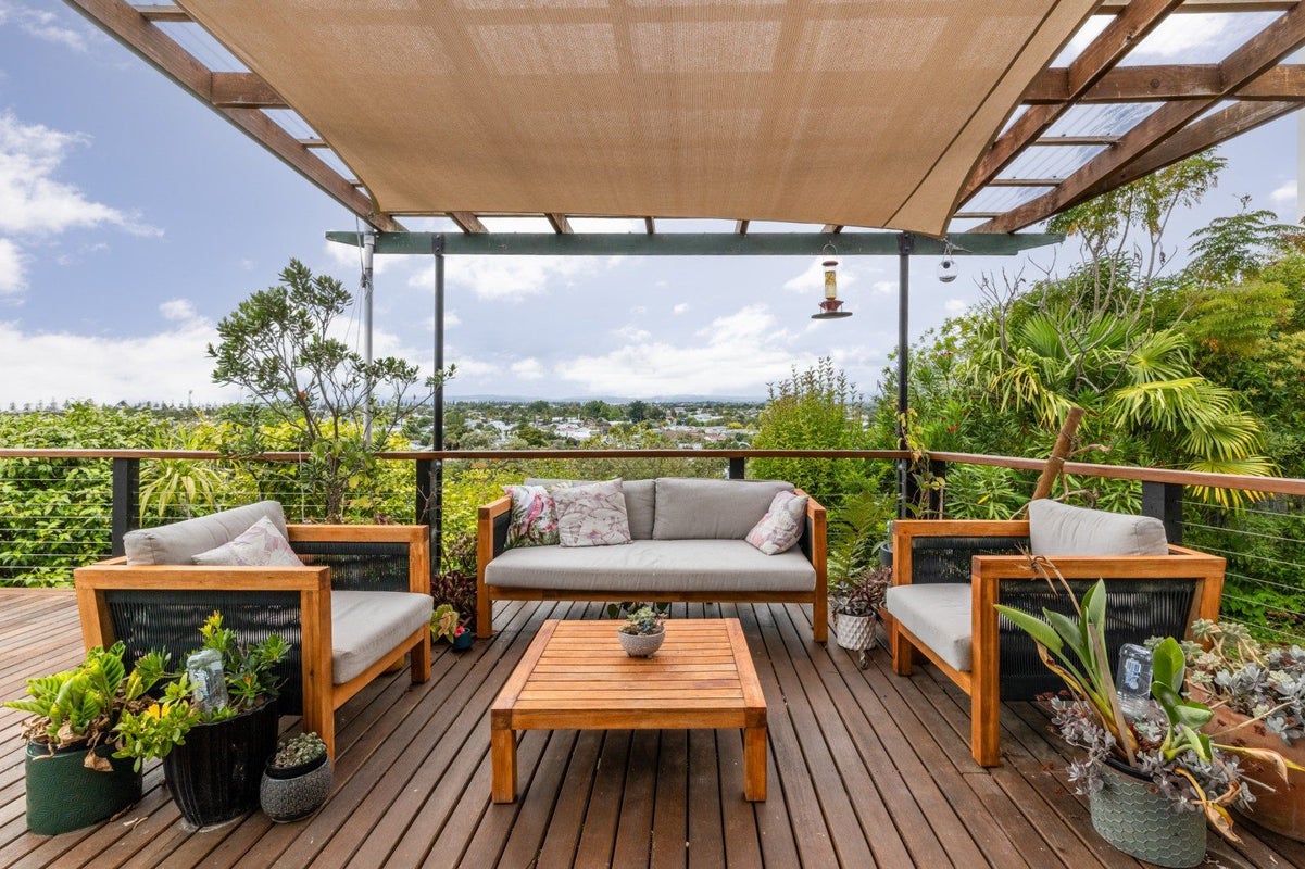 9 Havelock Terrace, Hospital Hill, Napier - Carousel 1