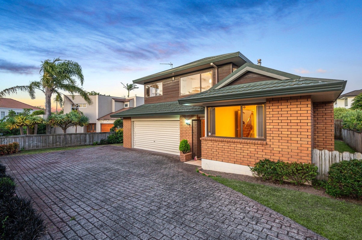 2/196 Bucklands Beach Road, Bucklands Beach, Auckland - Carousel 1