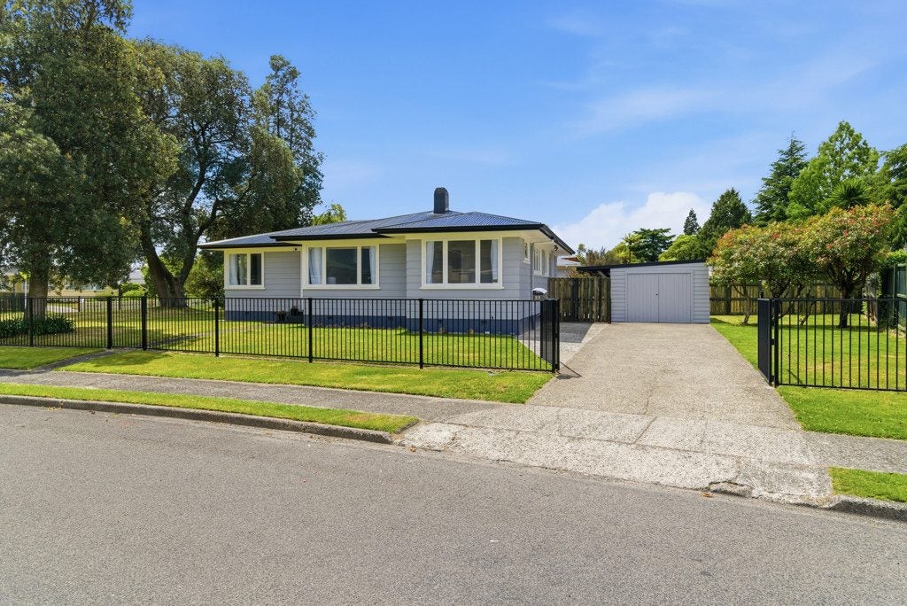22 Clouston Crescent, Fenton Park, Rotorua - Carousel 1
