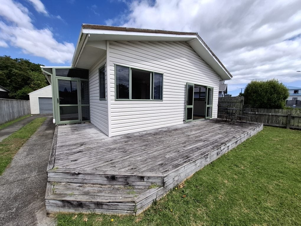 53 Wallace Place, Westown, New Plymouth - Carousel 1