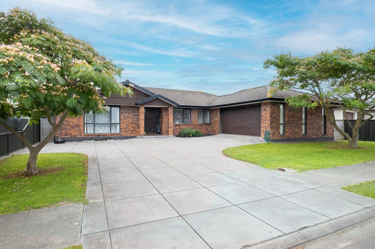12 Delta Mews Place, Clive, Clive - Carousel 11
