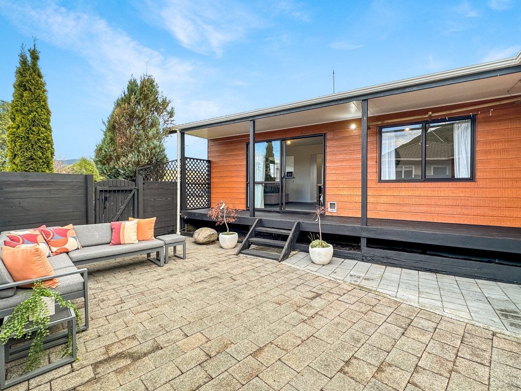 12 Tulsa Grove, Totara Park, Upper Hutt - Carousel 1