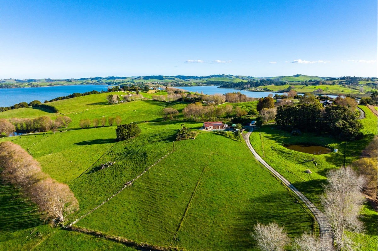 145 Petley Road, Paparoa - Carousel 2