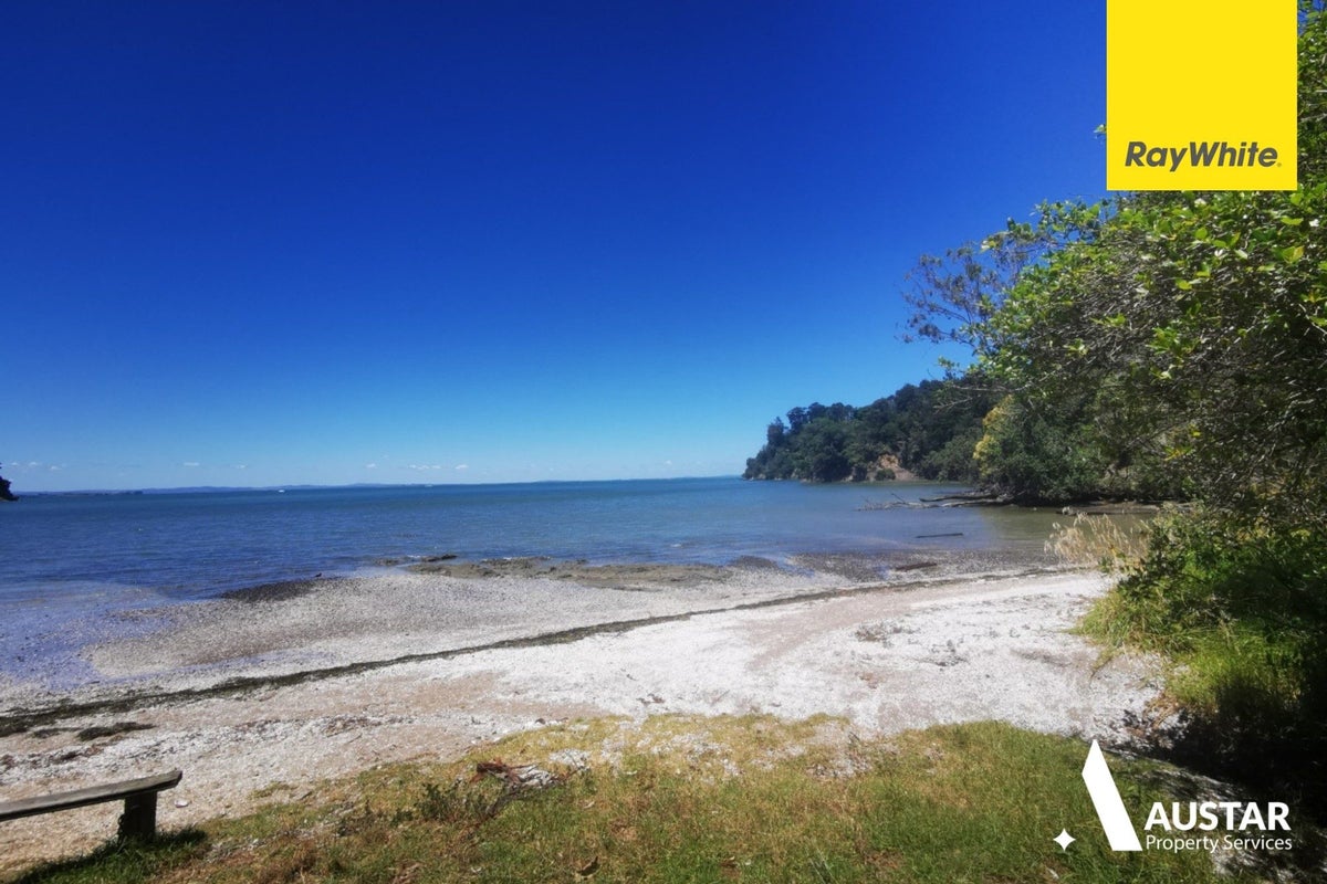 6 Dorothy Road, Laingholm, Auckland - Carousel 1