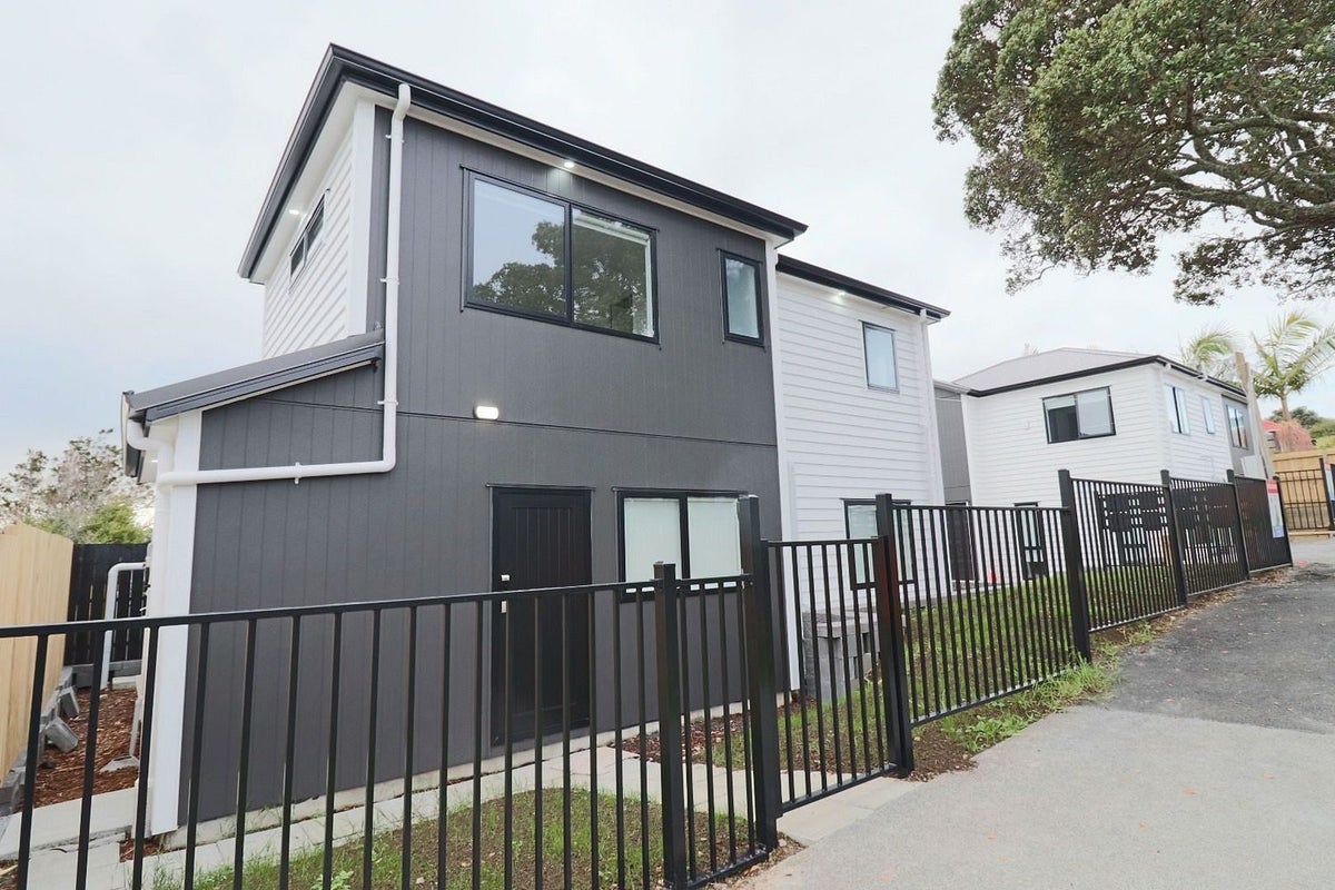 25D Lynbrooke Avenue, Blockhouse Bay, Auckland - Carousel 1