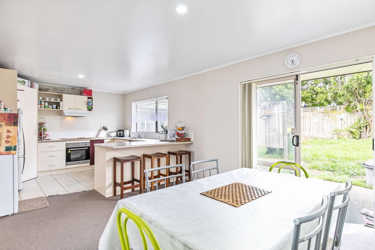 57 Bellville Drive, Clendon Park, Auckland - Carousel 2
