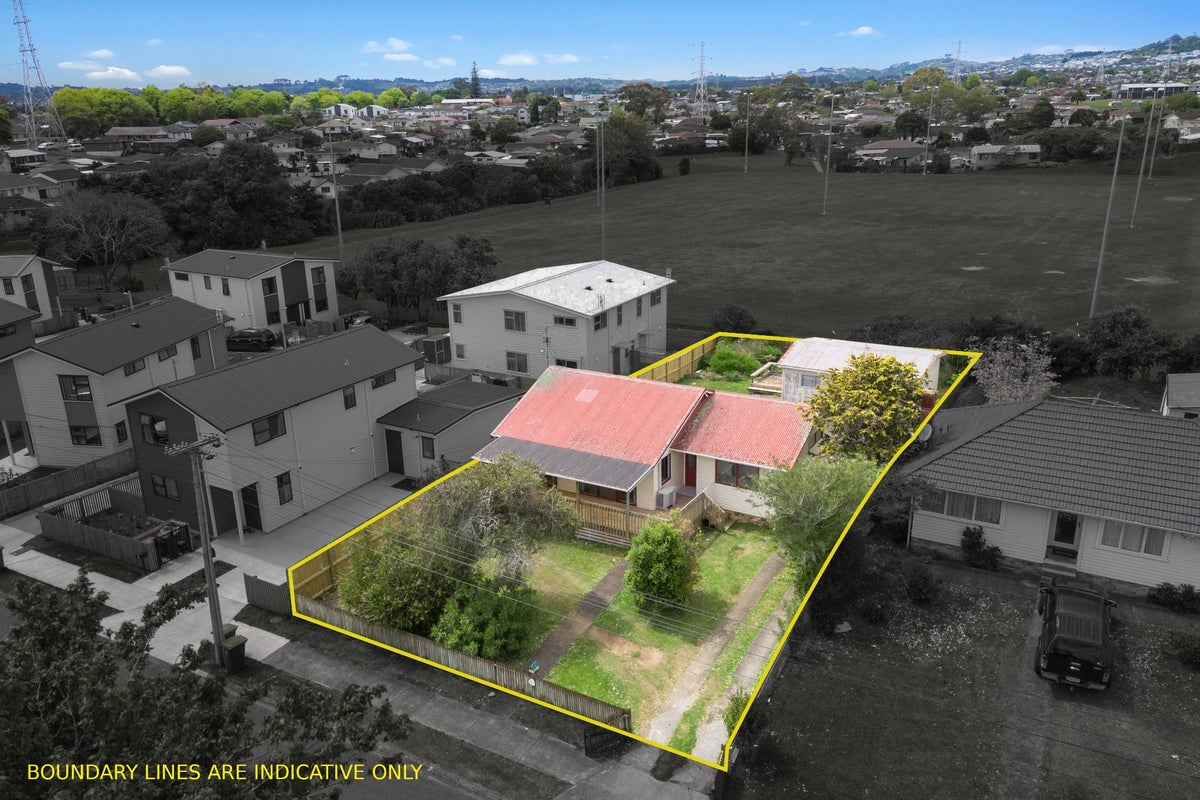 22 Awatere Street, Clover Park, Auckland - Carousel 1