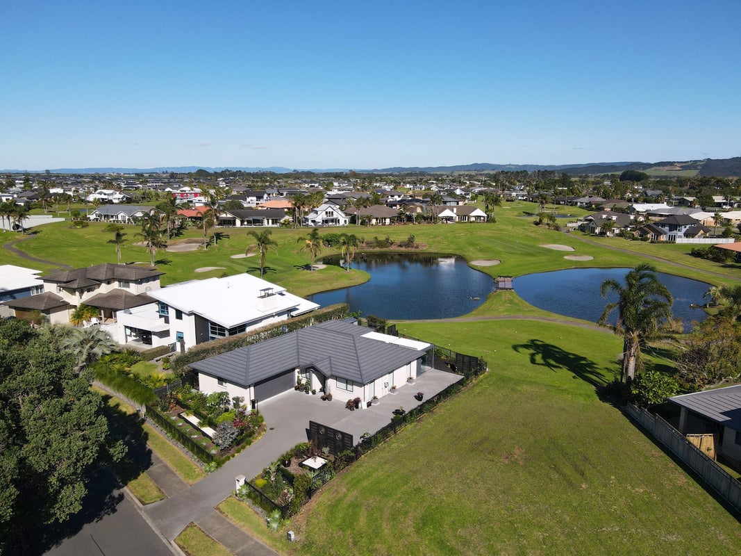 15 Barbados Way, One Tree Point, Whangarei - Carousel 2