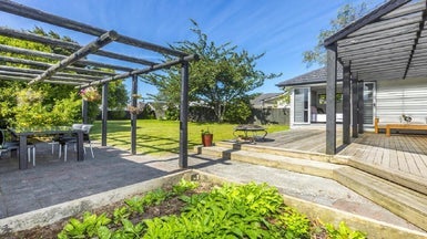 31 McLeod Street, Elderslea, Upper Hutt - Carousel 1