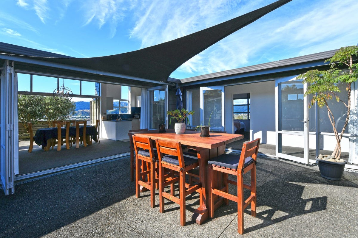 12 Cosgrove Rise, Riverstone Terraces, Upper Hutt - Carousel 1