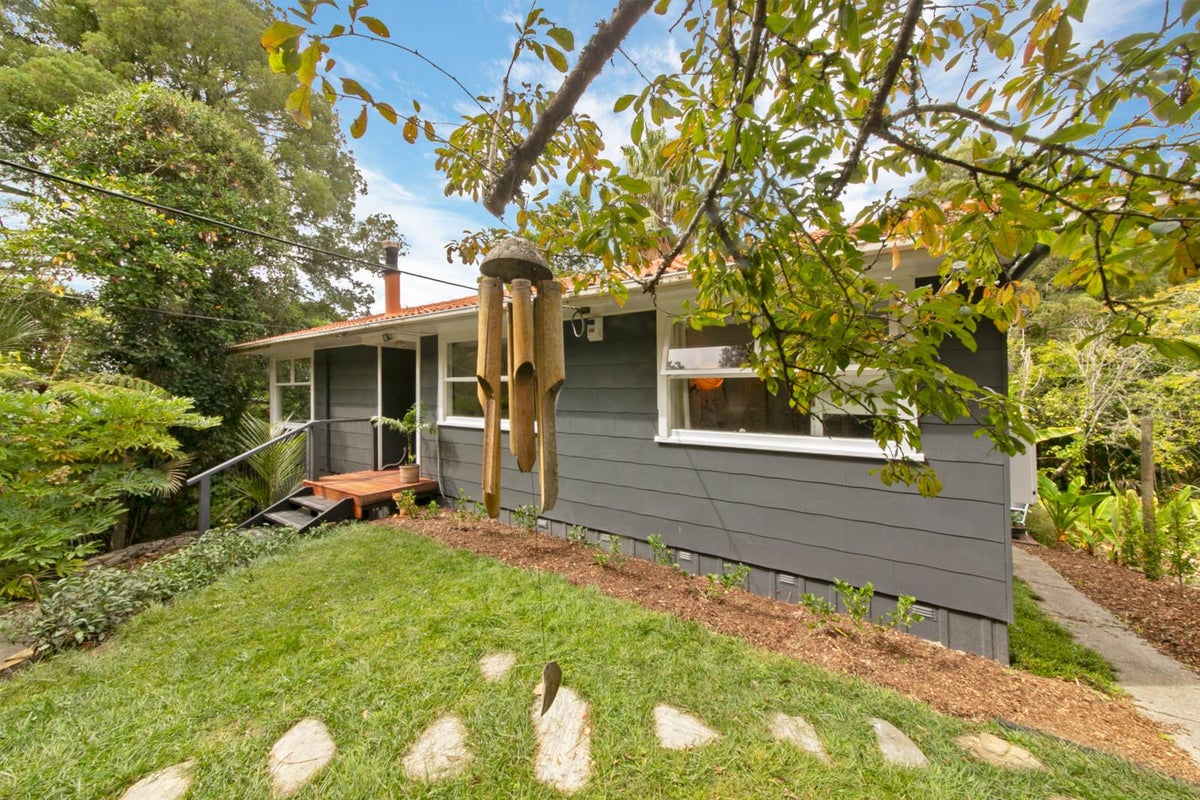 89 Warner Park Avenue, Laingholm, Auckland - Carousel 1