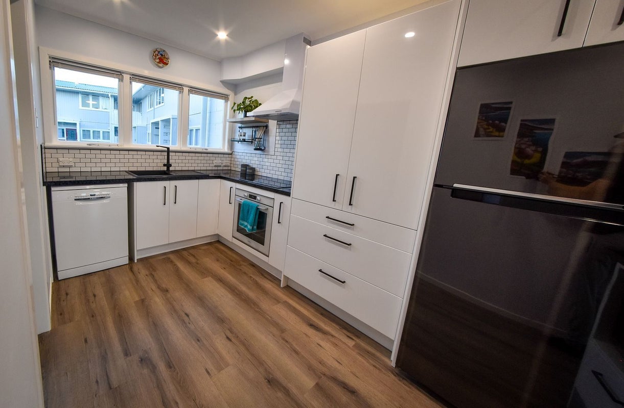 4/6 Keys Street, Elderslea, Upper Hutt - Carousel 2