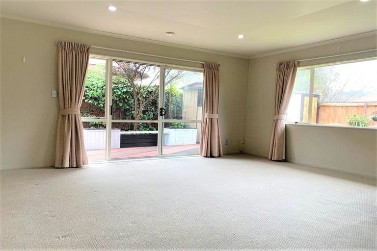 59 Lavery Place, Sunnynook, Auckland - Carousel 2
