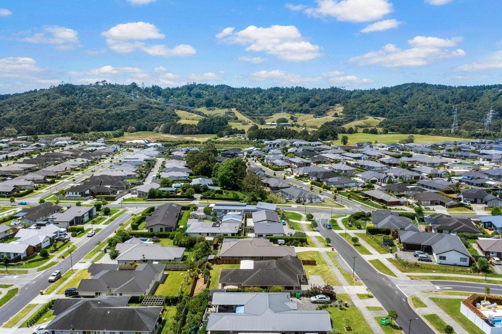 8 Hooton Drive, Huapai, Kumeu - Carousel 28