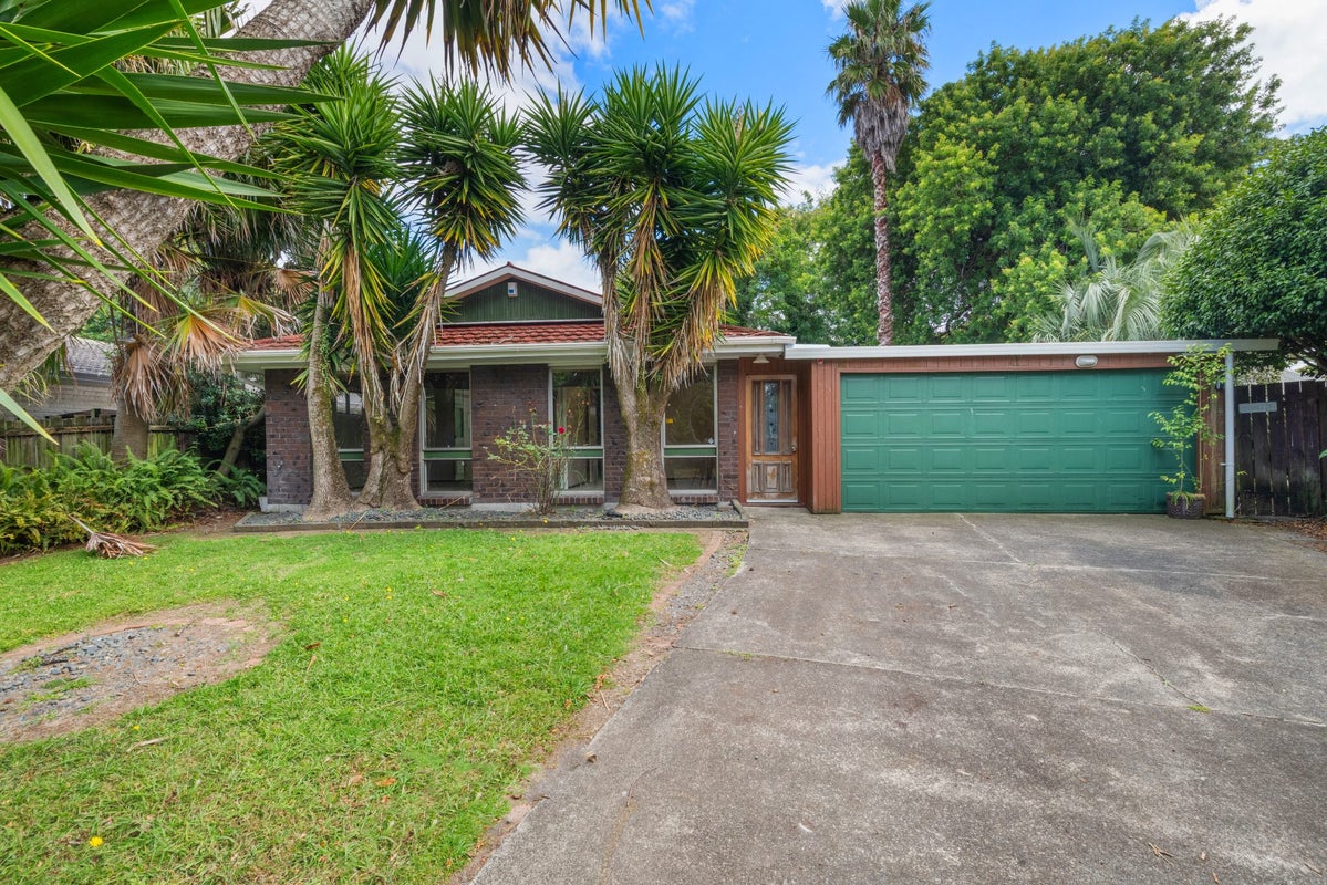7 Corolu Place, Conifer Grove, Takanini - Carousel 1