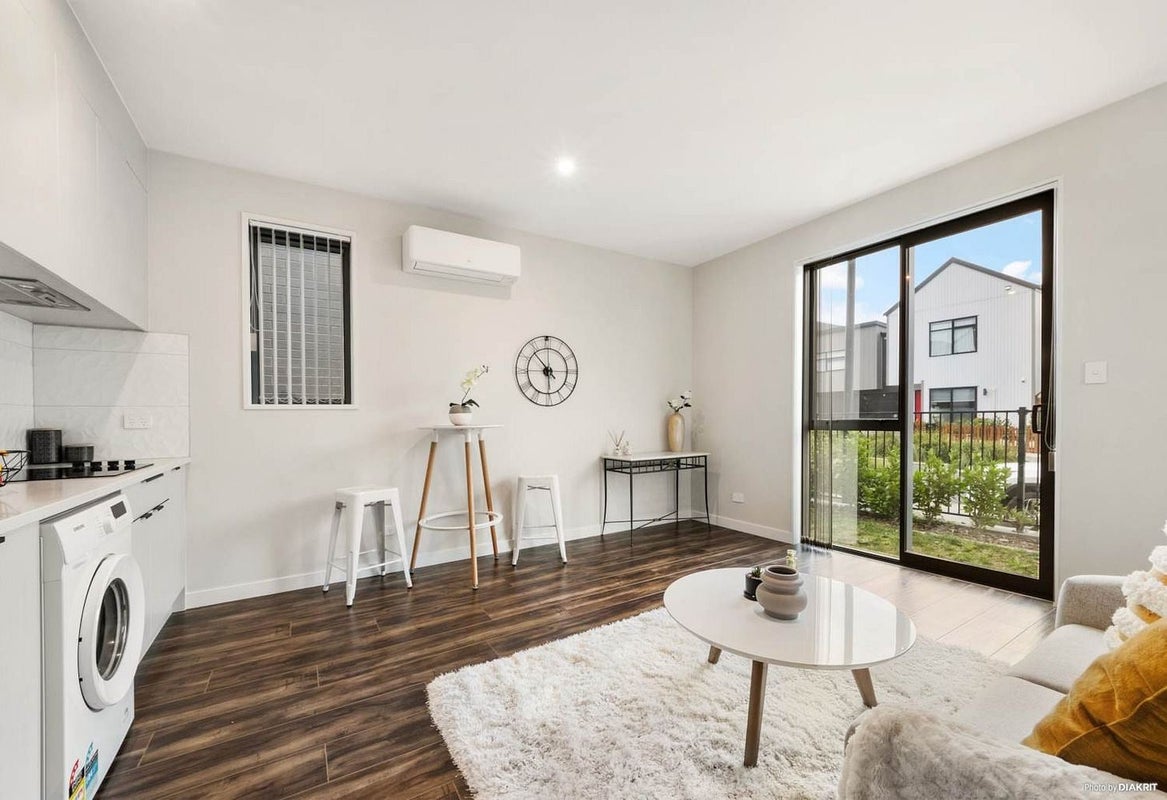 8 Skua Road, Hobsonville, Auckland - Carousel 1