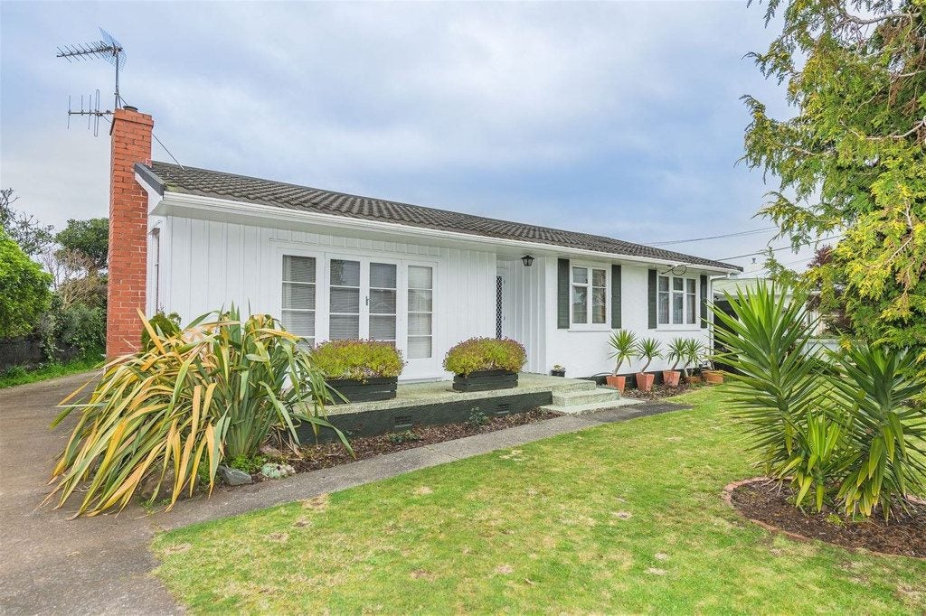 35 Hadfield Crescent, College Estate, Whanganui - Carousel 1