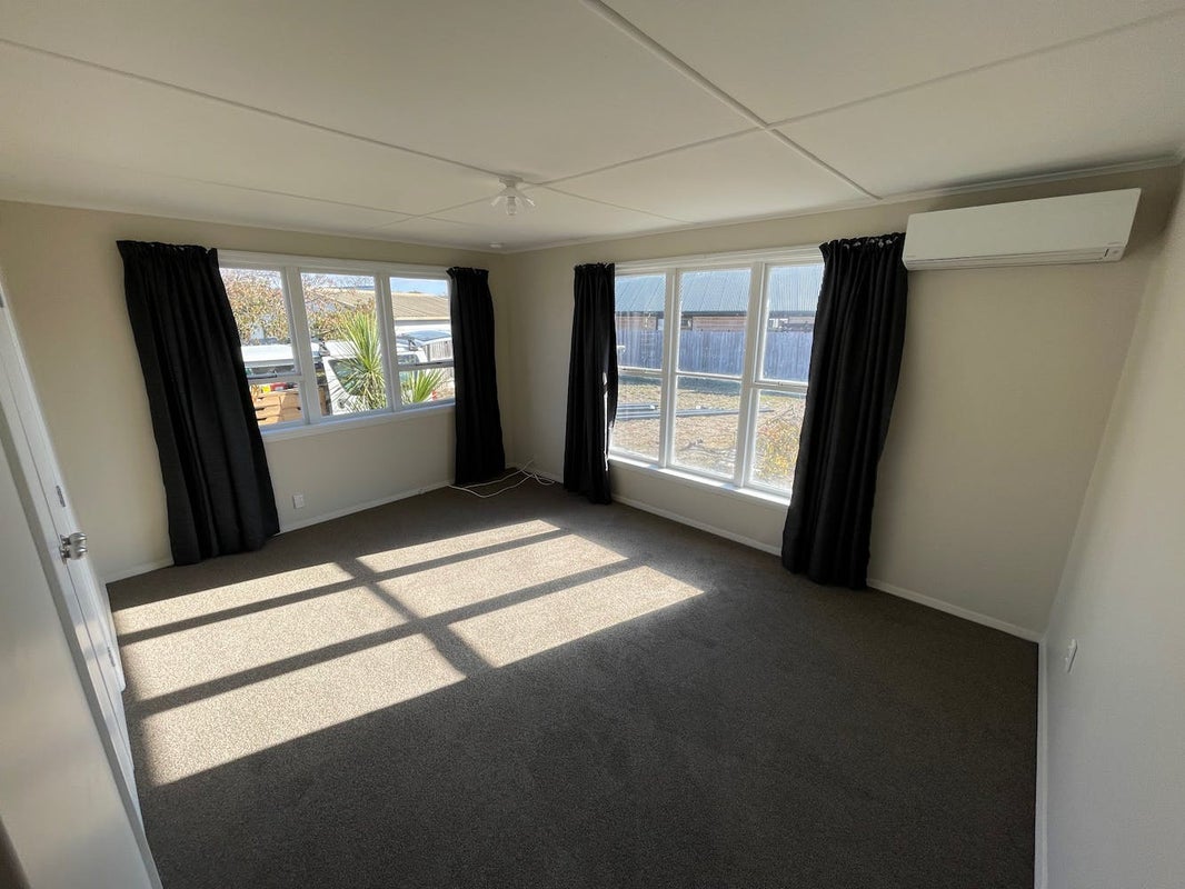 6 Purbeck Place, Aranui, Christchurch - Carousel 2
