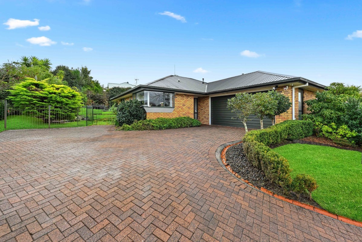 17 Cashmere Place, Flagstaff, Hamilton - Carousel 1