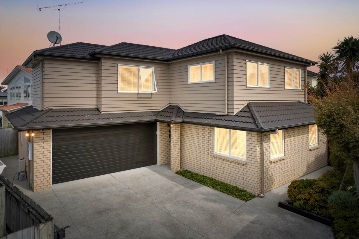 37A Nelson Street, Howick, Auckland - Carousel 1