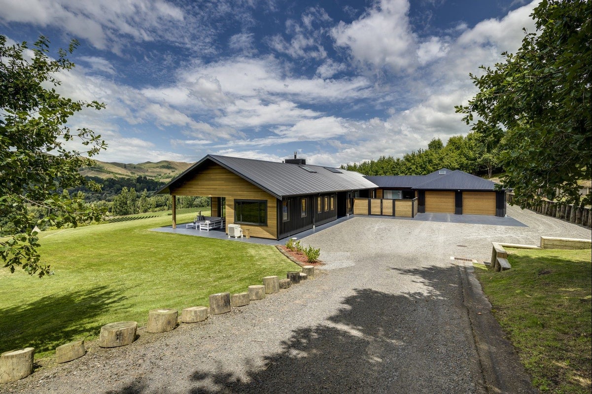 103 Matangi ROAD, Kahuranaki, Havelock North - Carousel 2