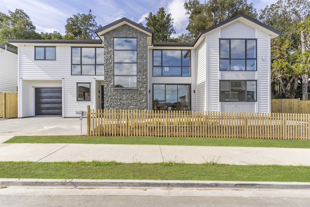 44 Drumbuoy Drive, Flat Bush, Auckland - Carousel 1