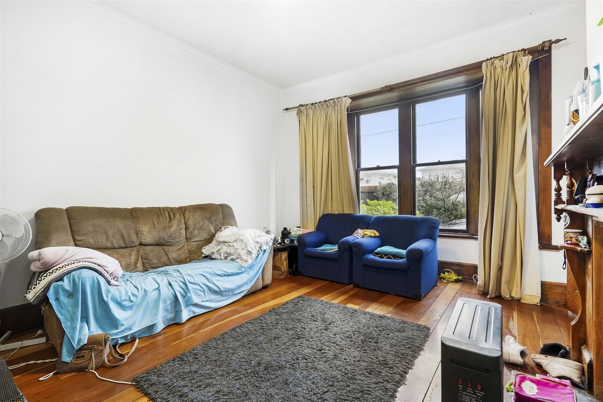 11 Lyon Street, Frankton, Hamilton - Carousel 2