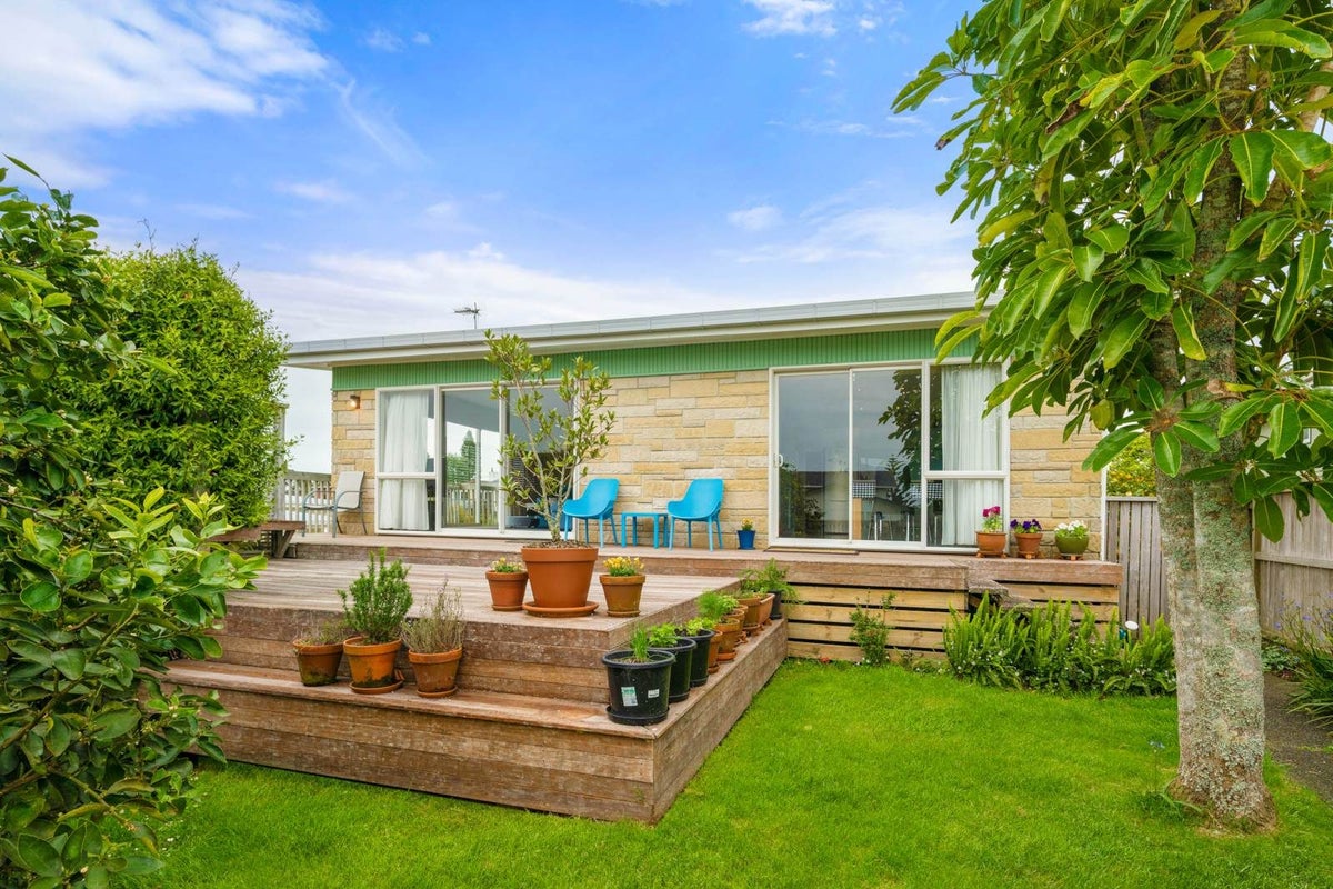 23 Knightsbridge Drive, Forrest Hill, Auckland - Carousel 1
