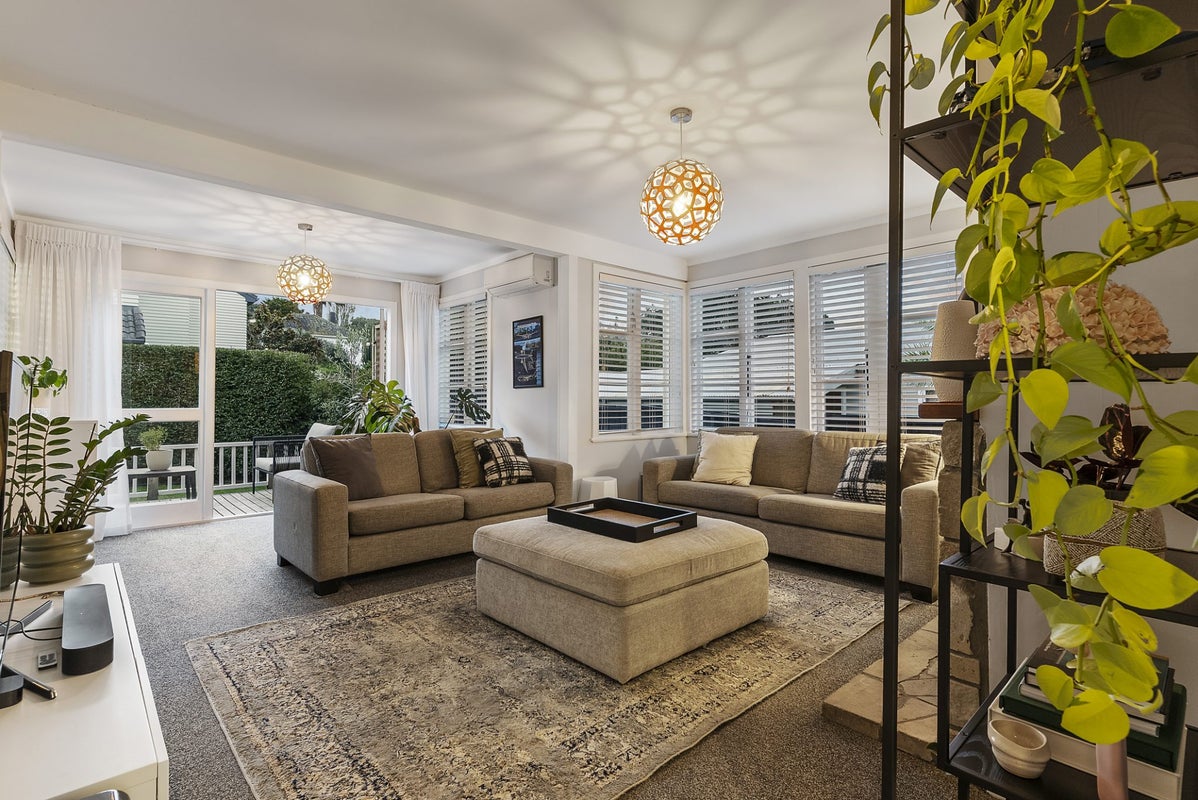 22 Rangipawa Road, One Tree Hill, Auckland - Carousel 2