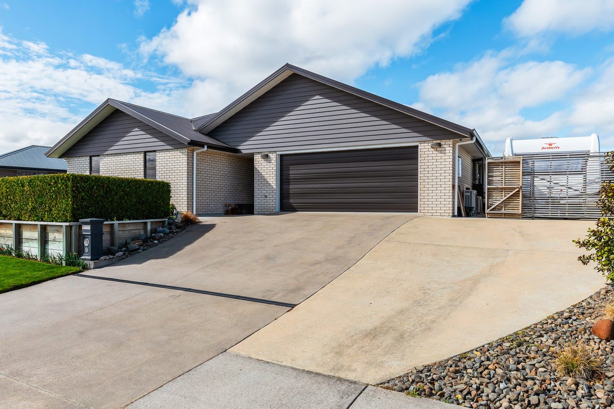 9 Harakeke Drive, Wharewaka, Taupo, Waikato - Carousel 1