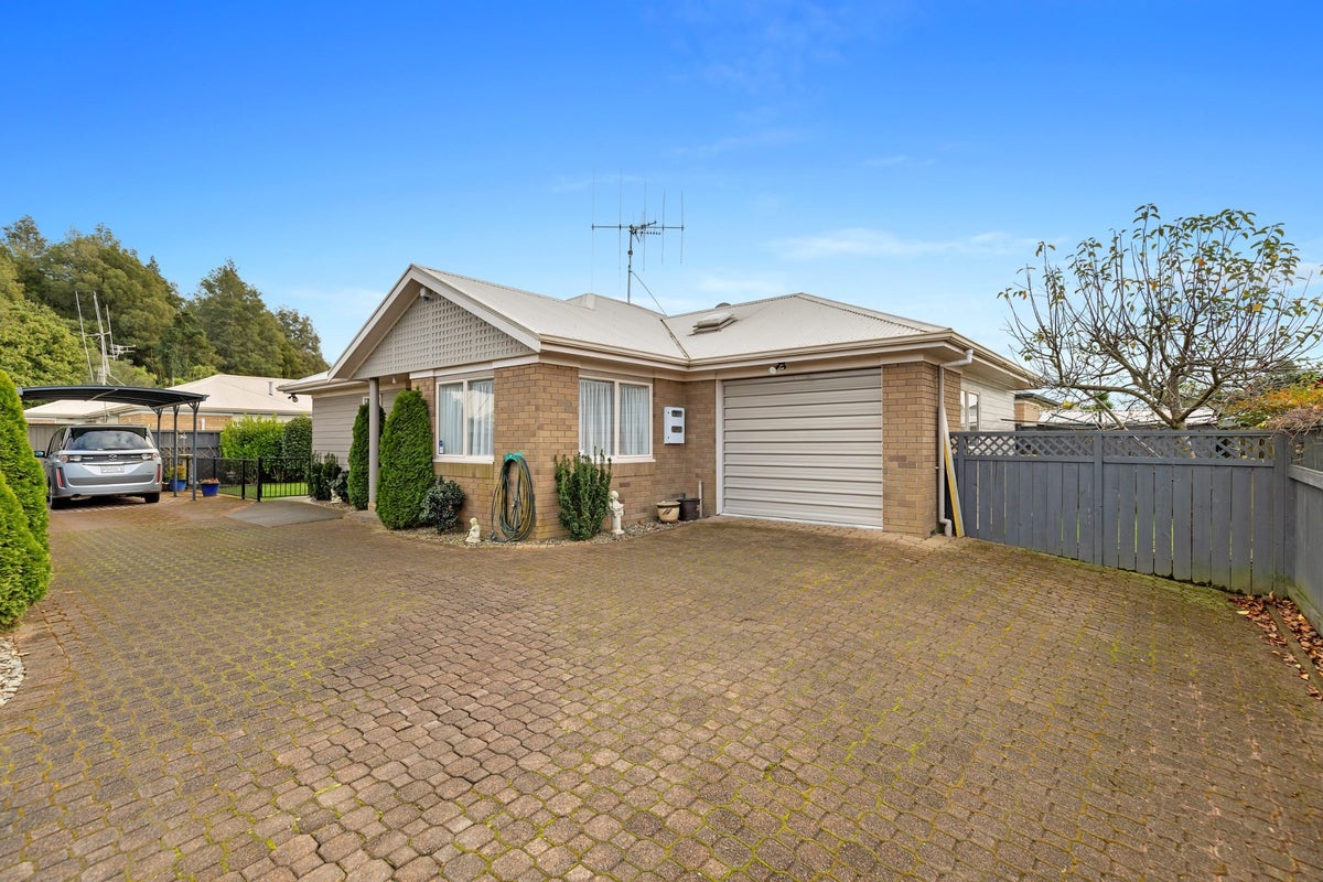 3C Pearsons Avenue, Claudelands, Hamilton - Carousel 1