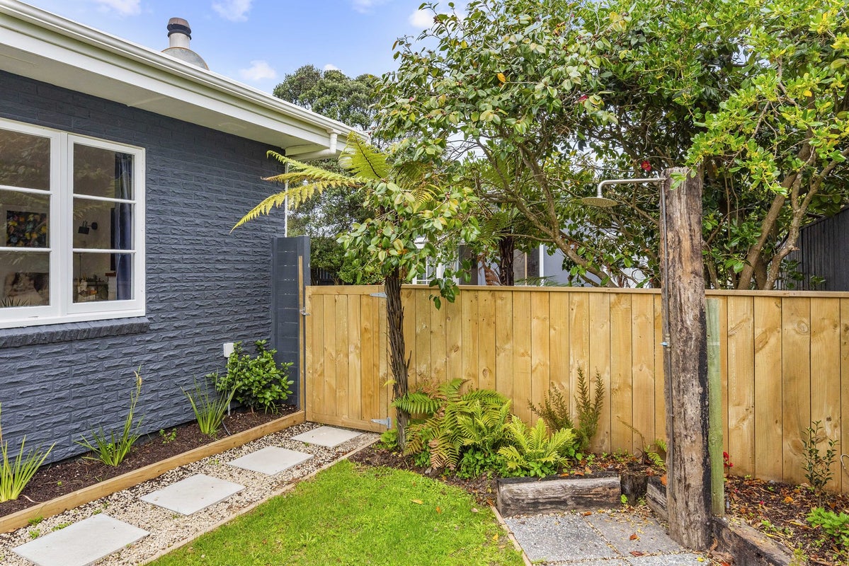 14 Toi Street, Otaki Beach, Otaki - Carousel 24