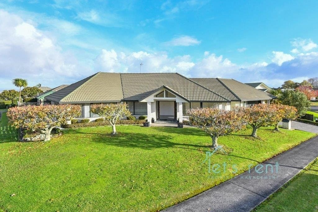 2 Pat O'Connor Place, Manurewa, Auckland - Carousel 1