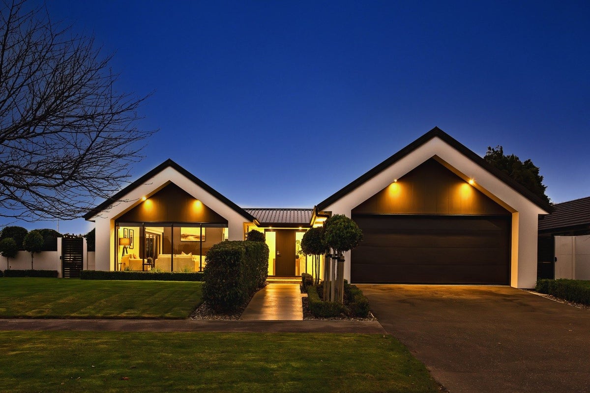 1 Lumsden Drive, Waikiwi, Invercargill - Carousel 1