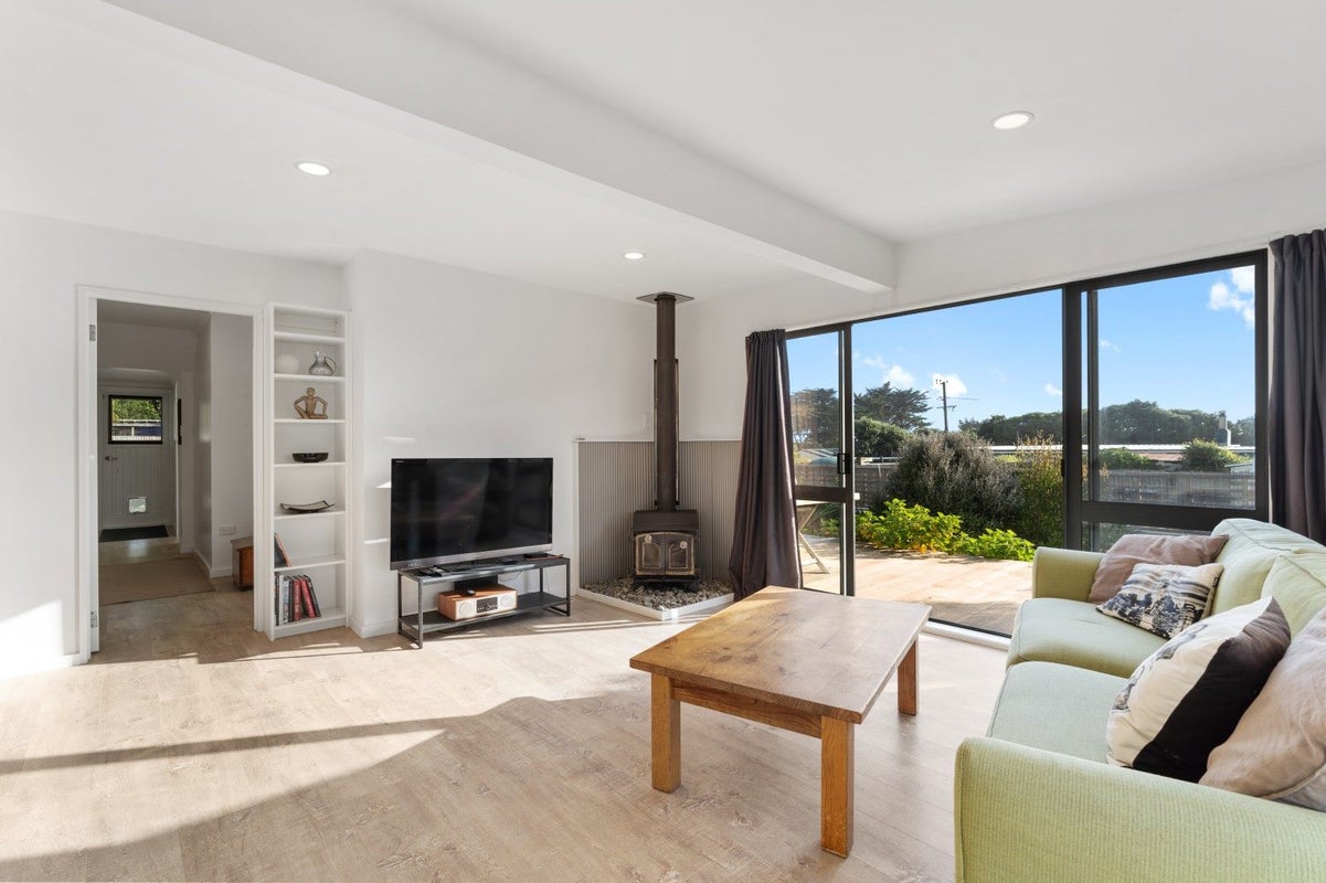 341 Te Horo Beach Road, Te Horo Beach - Carousel 2