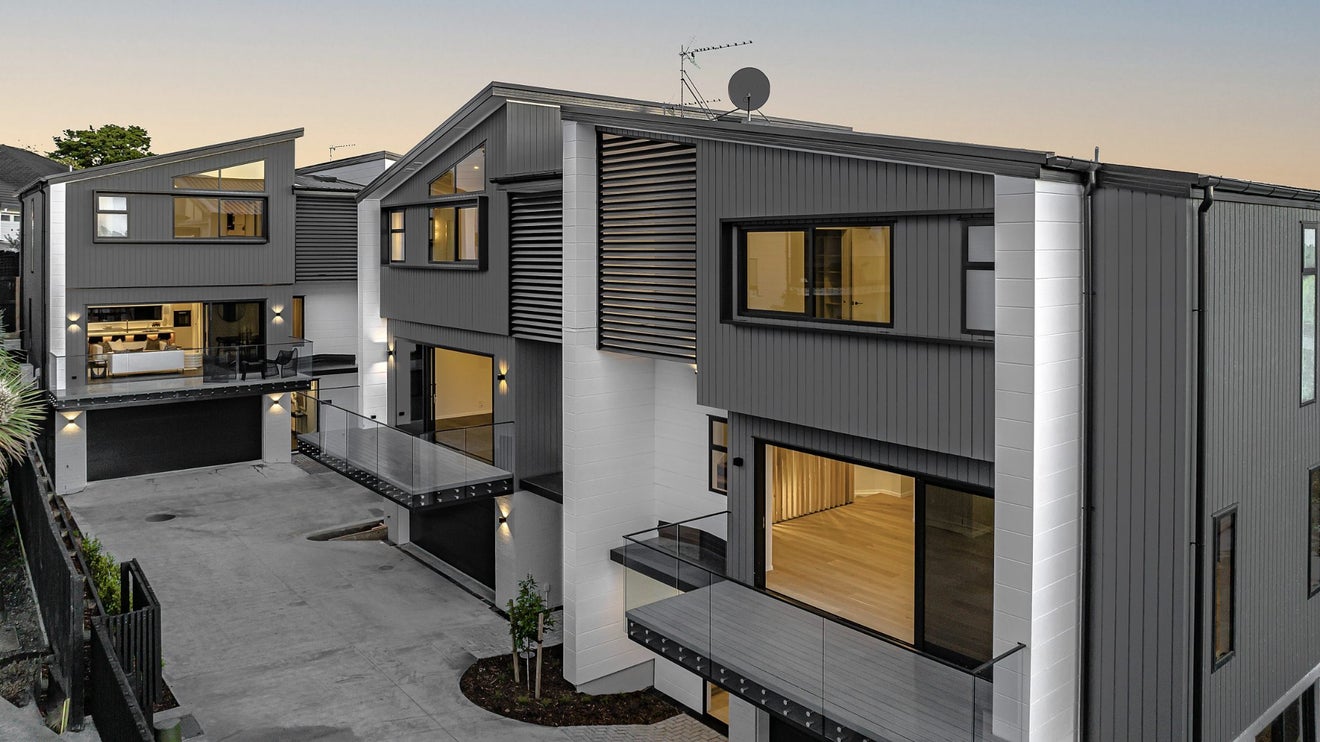 8 Stockade View Lane, Howick, Auckland - Carousel 1