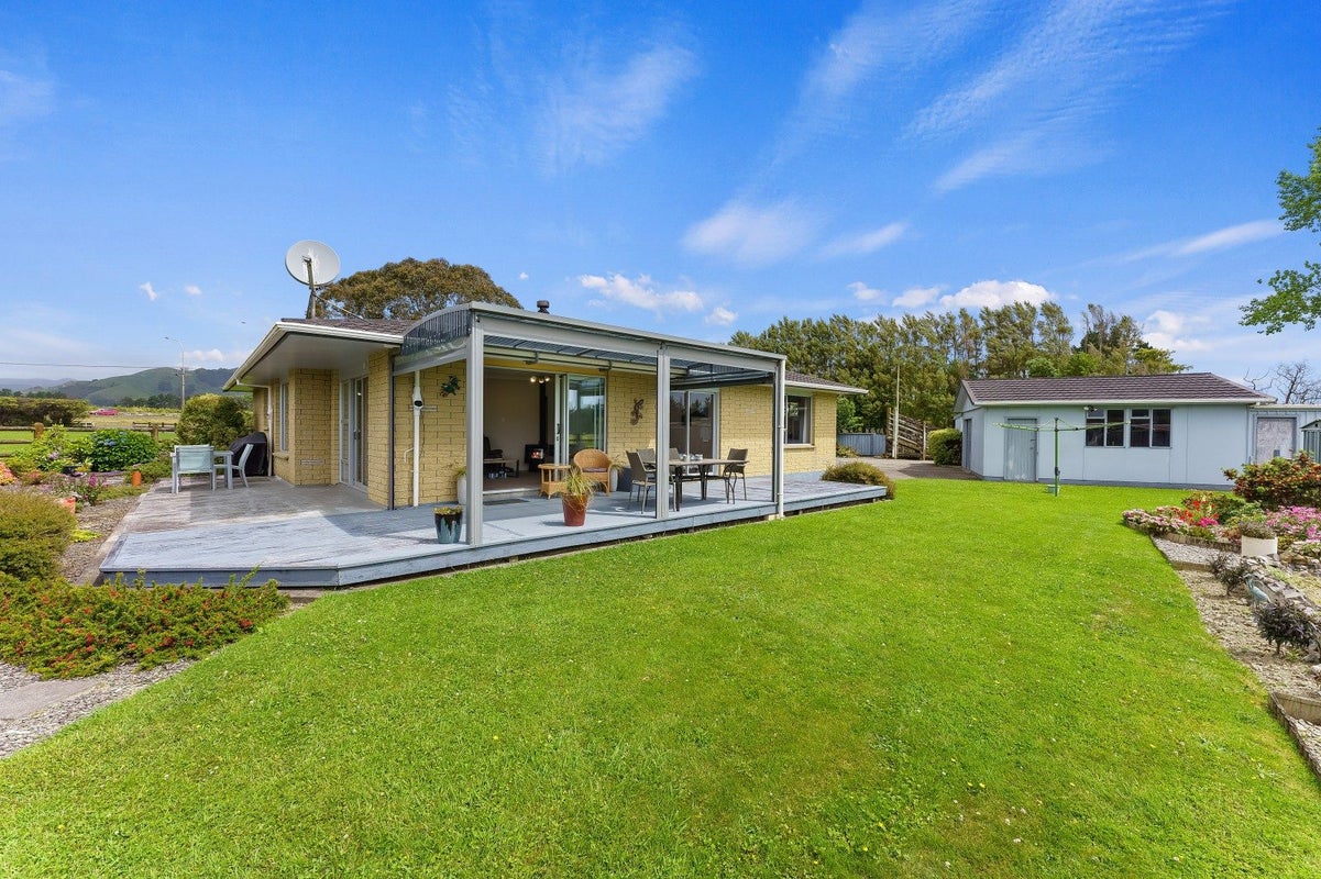 921 State Highway 1, Te Horo - Carousel 2