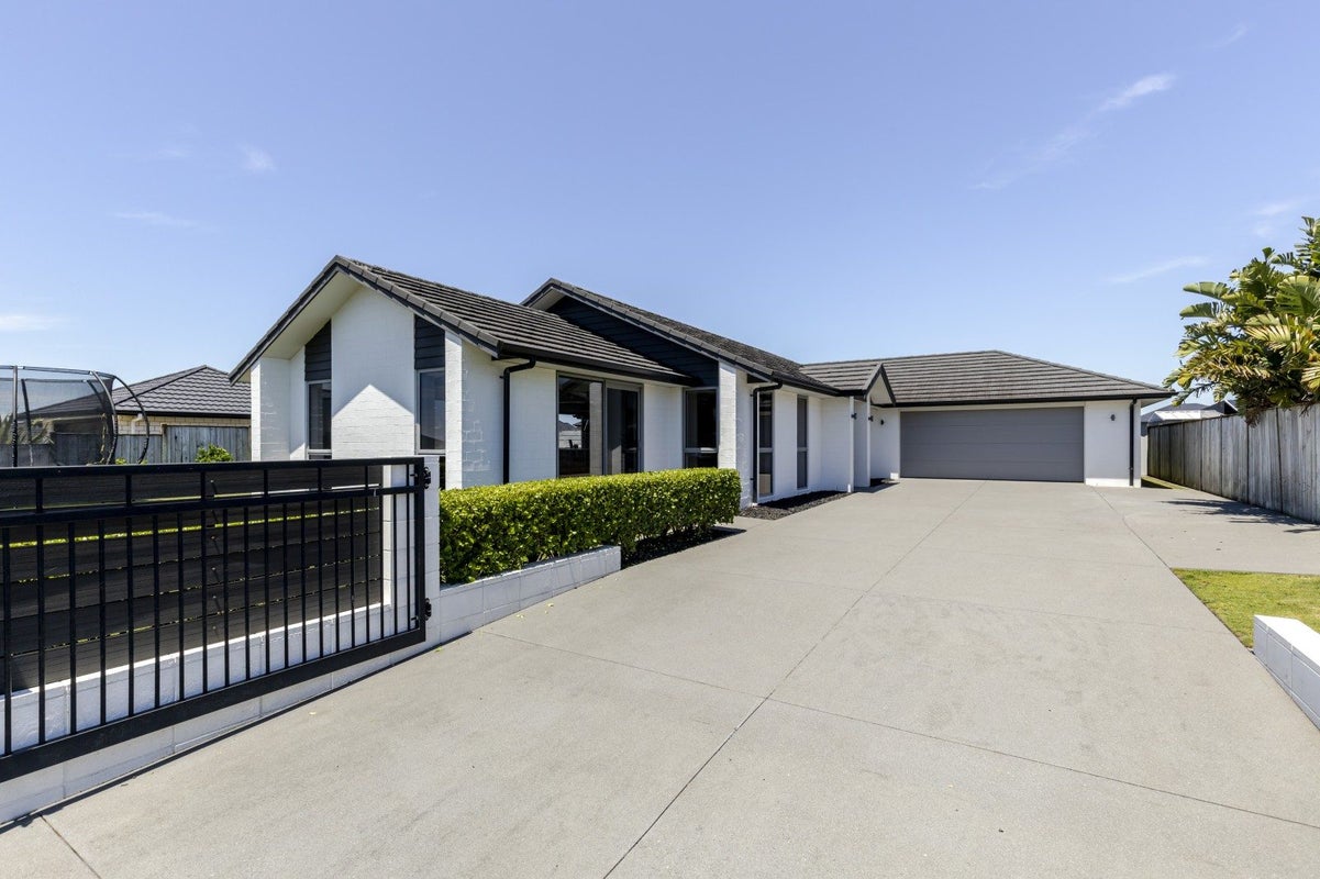 22 Keene Drive, Bell Block, New Plymouth - Carousel 1